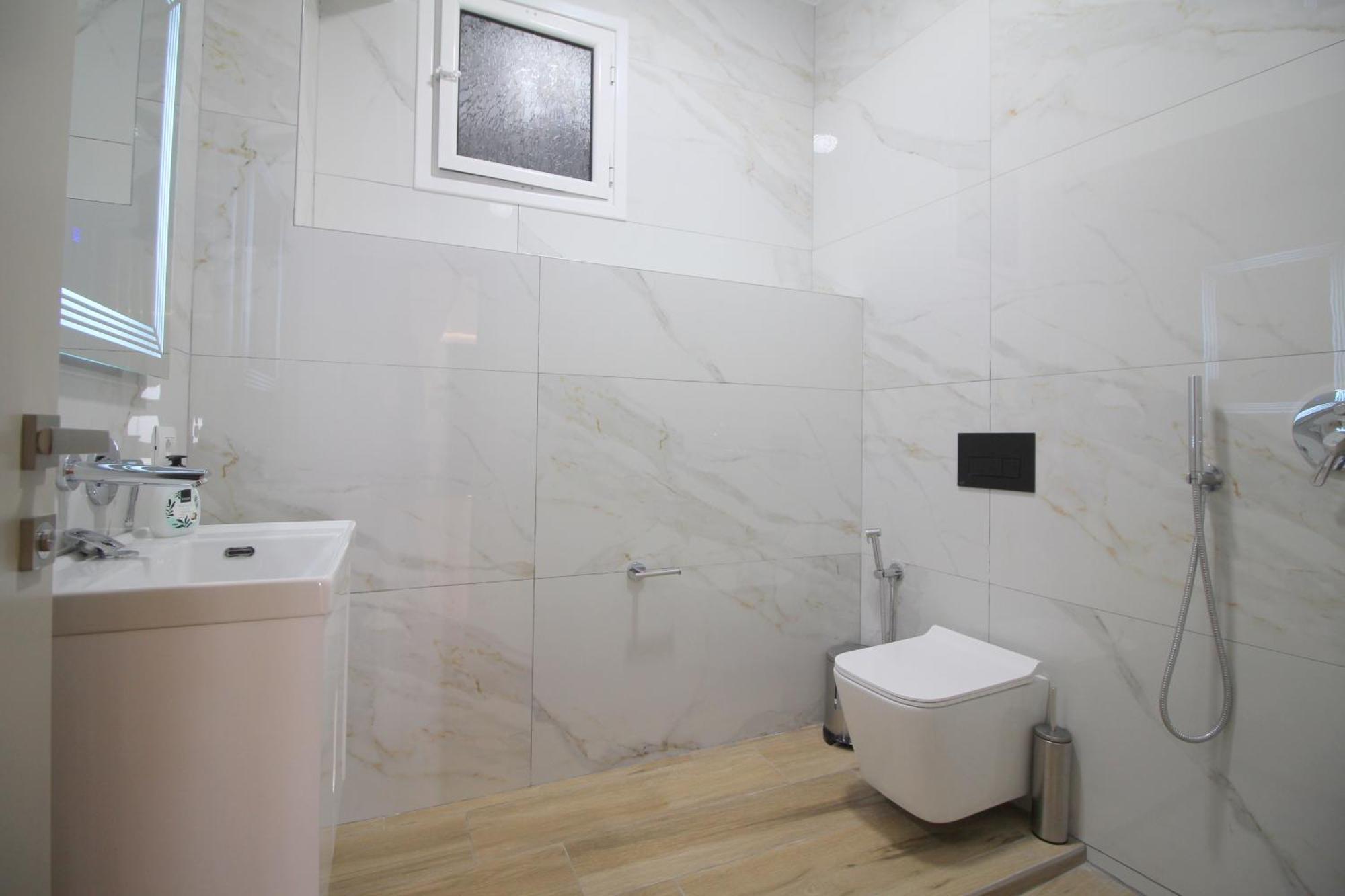 Alis Apartments Sarande Ngoại thất bức ảnh