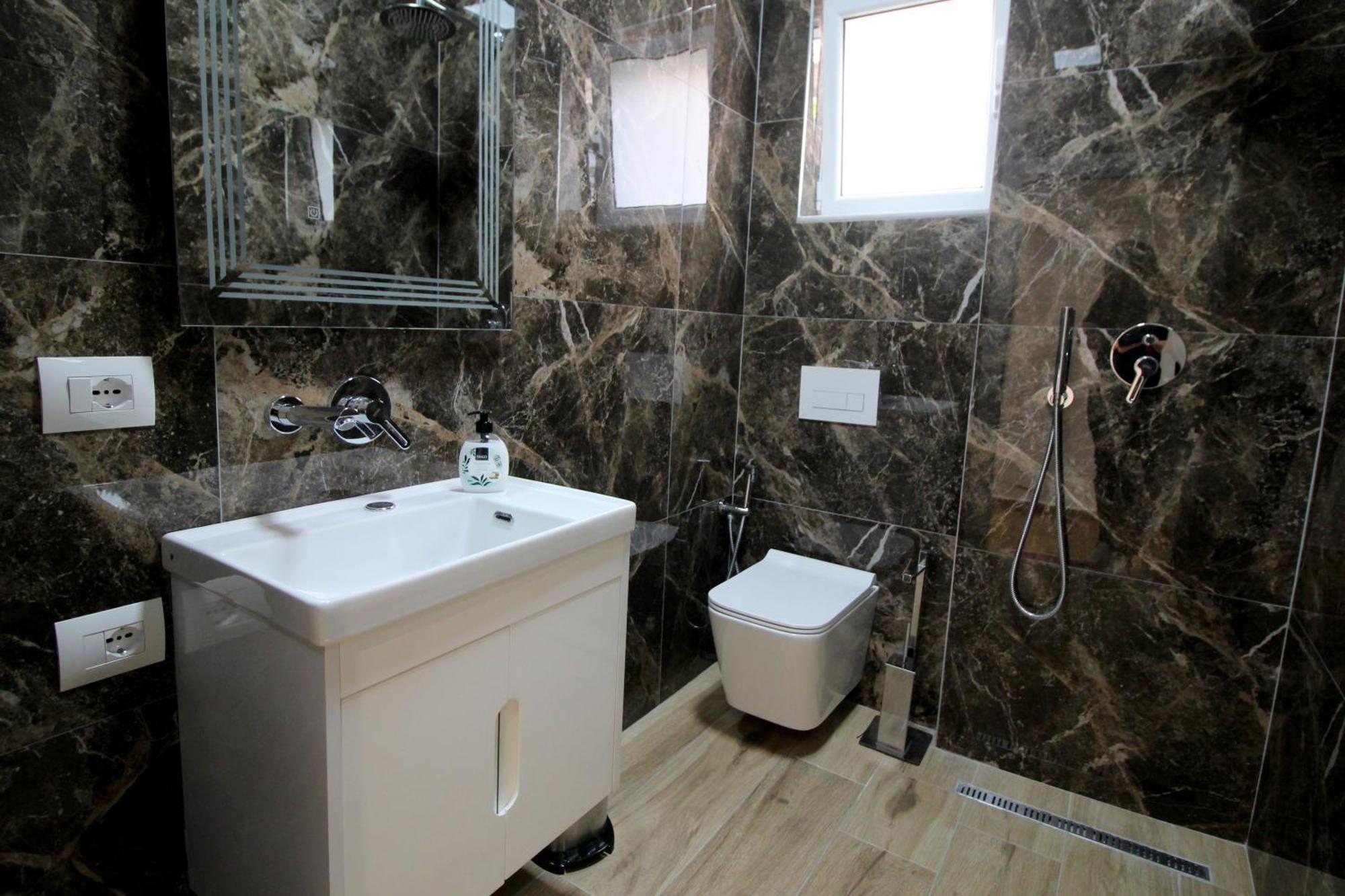 Alis Apartments Sarande Ngoại thất bức ảnh